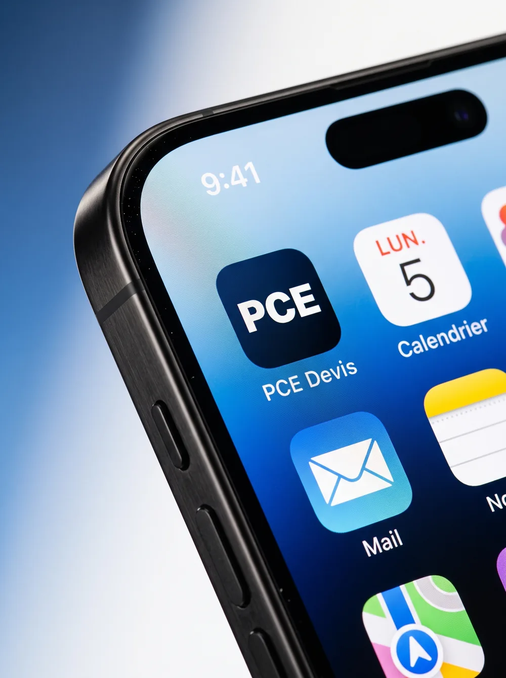 L'app PCE Devis sur l'écran d'accueil d'un iPhone.